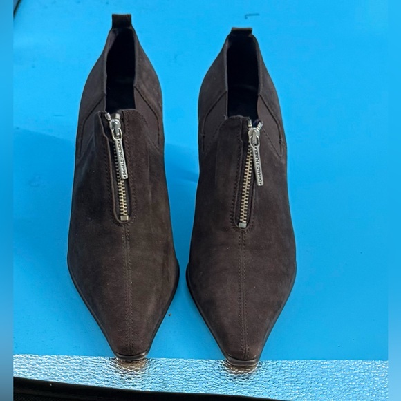 Donald J. Pliner Dark Brown Suede Zipper Low Heels size 8 casual church - Picture 2 of 6